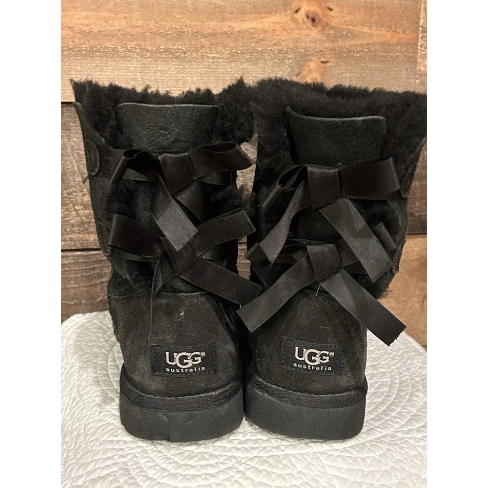 UGG‎ Bailey Bow Black Kids Women's/Girls Suede  Boots 3280Y BLK SZ 6